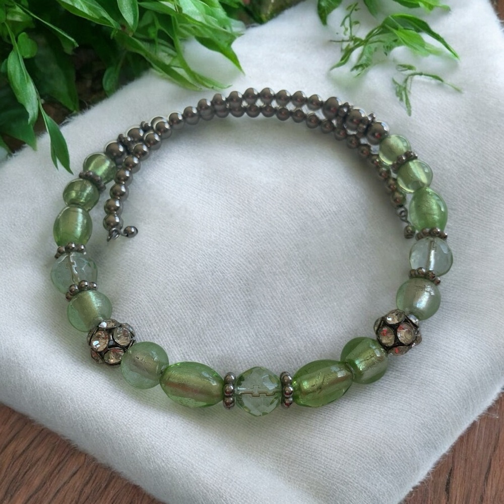 Elegant Green Glass Beaded Fairy Necklace on Memory Wire